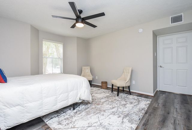 8051 Bay Branch Drive 112, The Woodlands, TX 77382