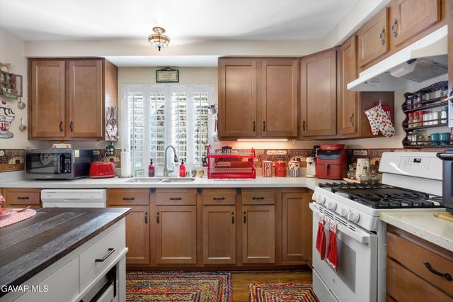 1049 Cloverdale Court, Rosamond, CA 93560