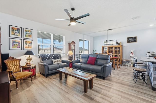 2201 GLADIOLUS LN LANE, Mascotte, FL 34753