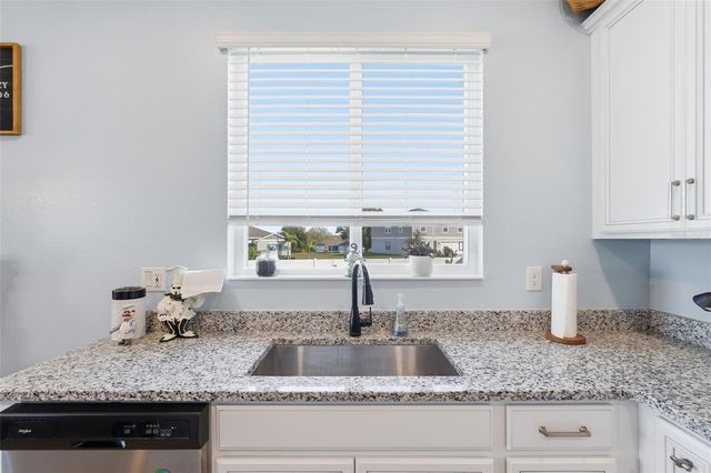 2201 GLADIOLUS LN LANE, Mascotte, FL 34753