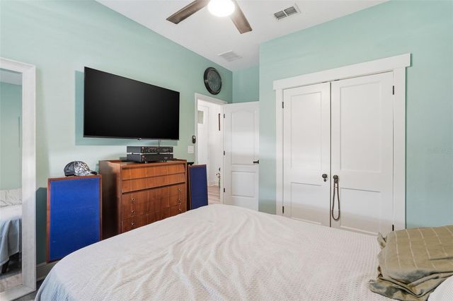 2201 GLADIOLUS LN LANE, Mascotte, FL 34753