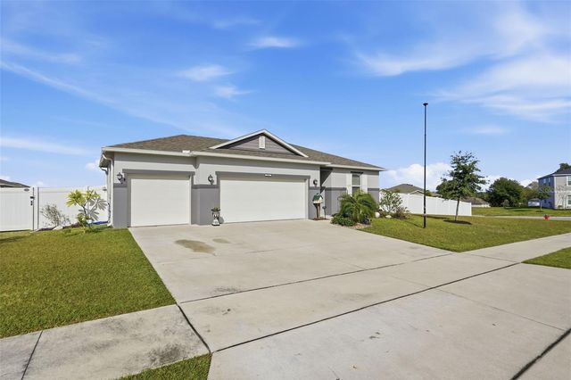 2201 GLADIOLUS LN LANE, Mascotte, FL 34753