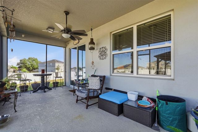 2201 GLADIOLUS LN LANE, Mascotte, FL 34753