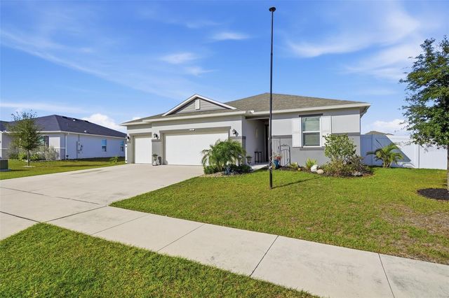 2201 GLADIOLUS LN LANE, Mascotte, FL 34753