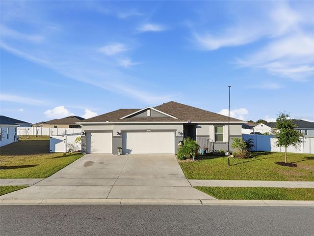 2201 GLADIOLUS LN LANE, Mascotte, FL 34753