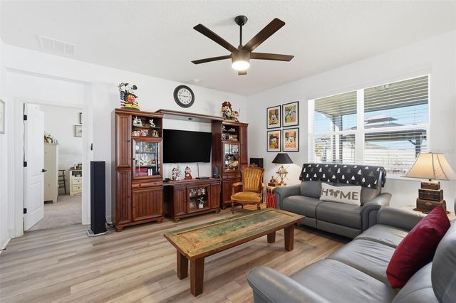 2201 GLADIOLUS LN LANE, Mascotte, FL 34753