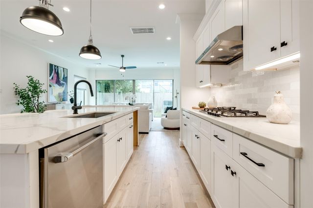 610 Willard Street, Houston, TX 77006