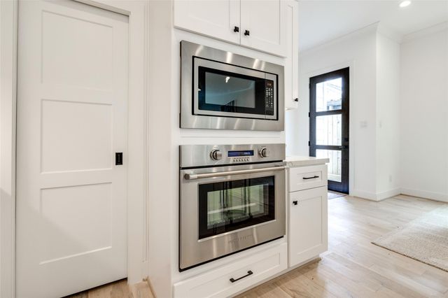 610 Willard Street, Houston, TX 77006