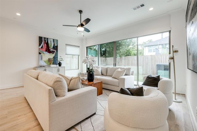610 Willard Street, Houston, TX 77006