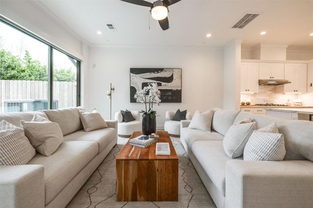 610 Willard Street, Houston, TX 77006