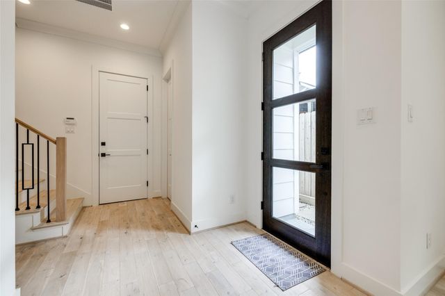 610 Willard Street, Houston, TX 77006