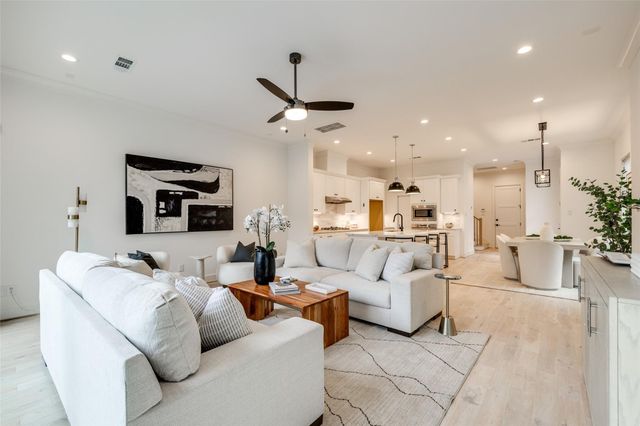610 Willard Street, Houston, TX 77006