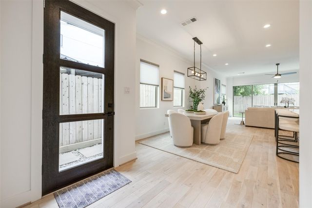 610 Willard Street, Houston, TX 77006