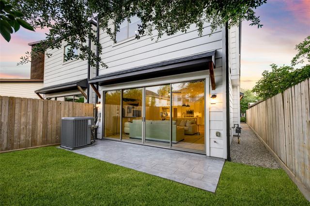610 Willard Street, Houston, TX 77006