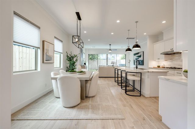 610 Willard Street, Houston, TX 77006