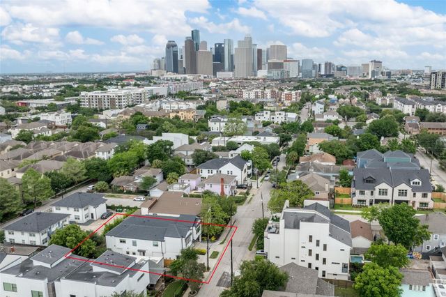 610 Willard Street, Houston, TX 77006