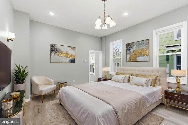 217 W UNION ST, Burlington, NJ 08016