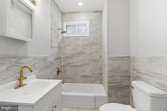 217 W UNION ST, Burlington, NJ 08016