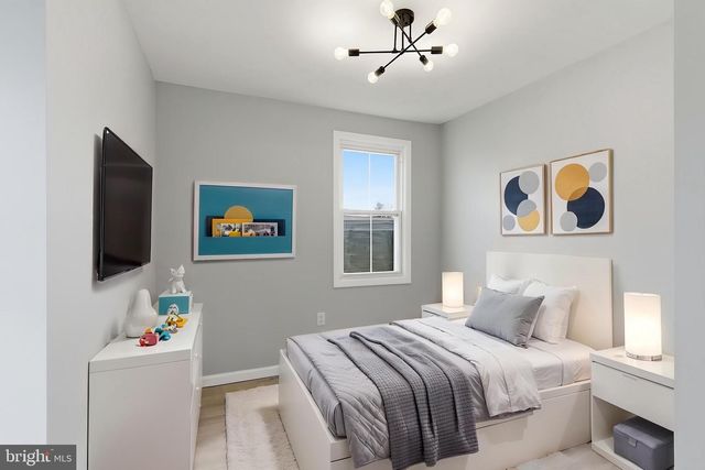 217 W UNION ST, Burlington, NJ 08016