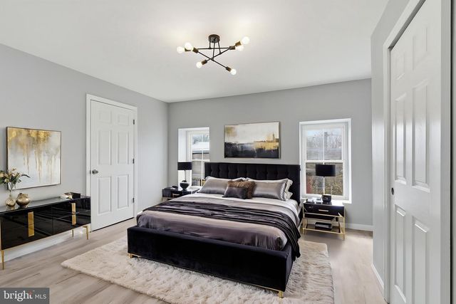 217 W UNION ST, Burlington, NJ 08016