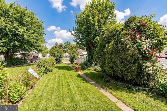 217 W UNION ST, Burlington, NJ 08016