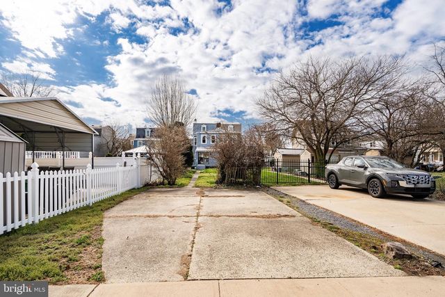 217 W UNION ST, Burlington, NJ 08016