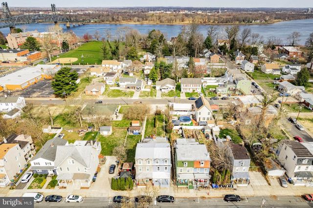 217 W UNION ST, Burlington, NJ 08016