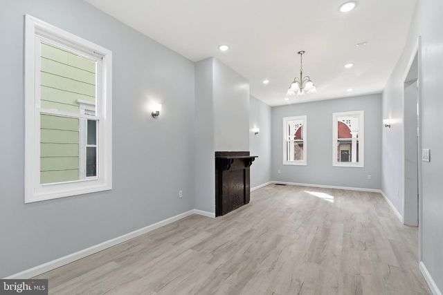 217 W UNION ST, Burlington, NJ 08016