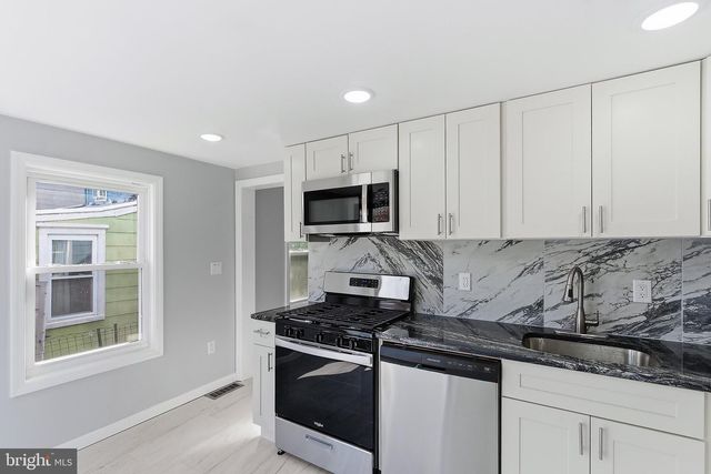 217 W UNION ST, Burlington, NJ 08016