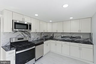 217 W UNION ST, Burlington, NJ 08016