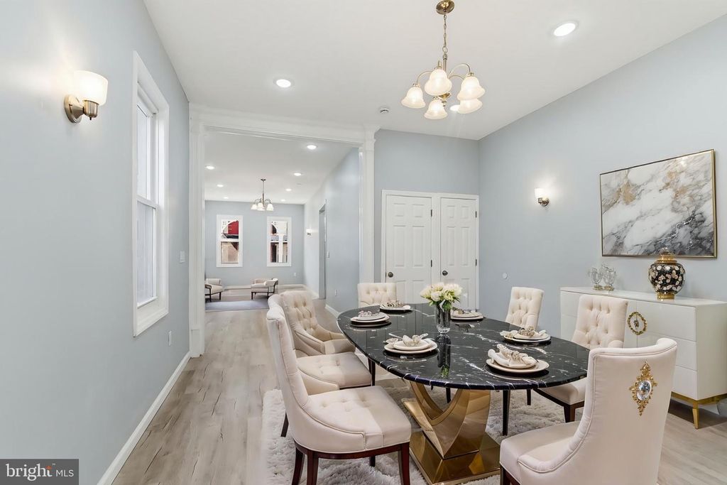 217 W UNION ST, Burlington, NJ 08016