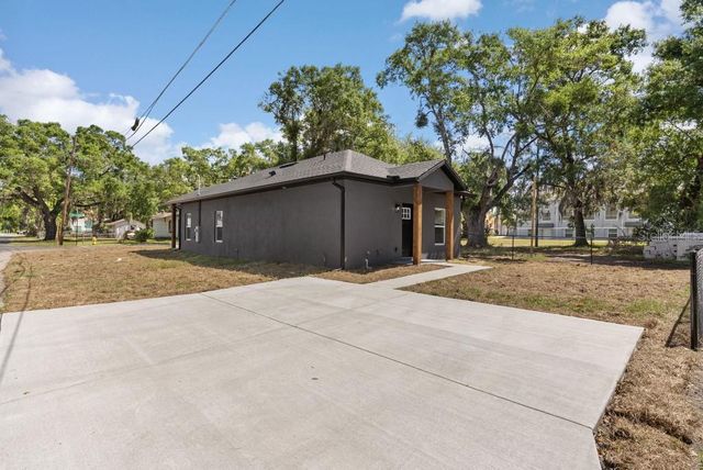 901 E WARREN STREET, Plant City, FL 33563