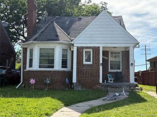 19136 Tracey Street, Detroit, MI 48235