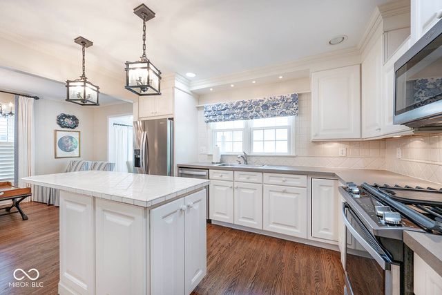 5942 Hillside Avenue East Drive, Indianapolis, IN 46220