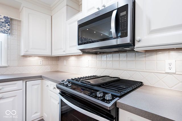 5942 Hillside Avenue East Drive, Indianapolis, IN 46220