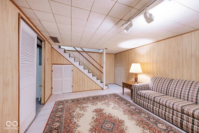 5942 Hillside Avenue East Drive, Indianapolis, IN 46220