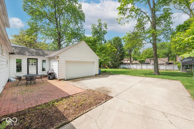 5942 Hillside Avenue East Drive, Indianapolis, IN 46220