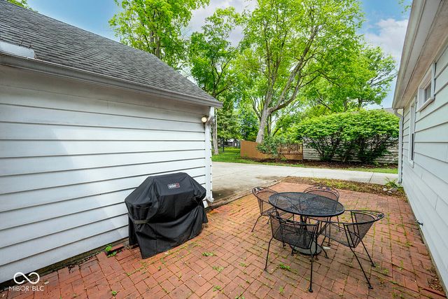 5942 Hillside Avenue East Drive, Indianapolis, IN 46220