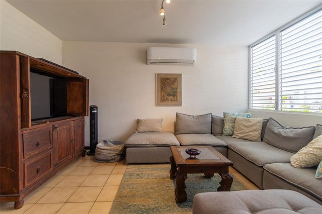 5 CALLE 5, Guaynabo, PR 00966