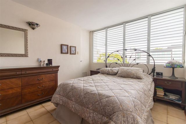 5 CALLE 5, Guaynabo, PR 00966