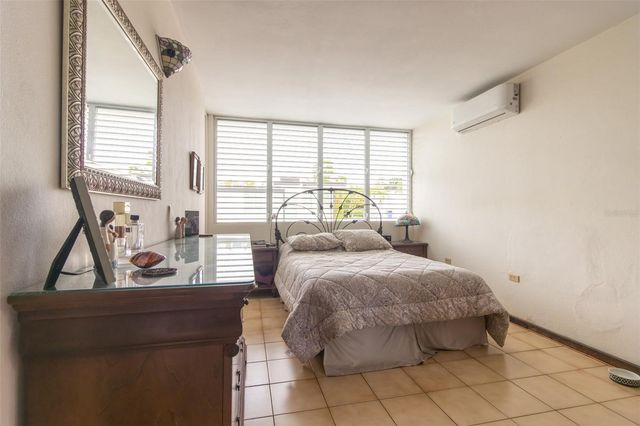 5 CALLE 5, Guaynabo, PR 00966