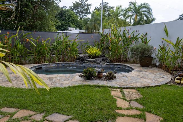 5 CALLE 5, Guaynabo, PR 00966