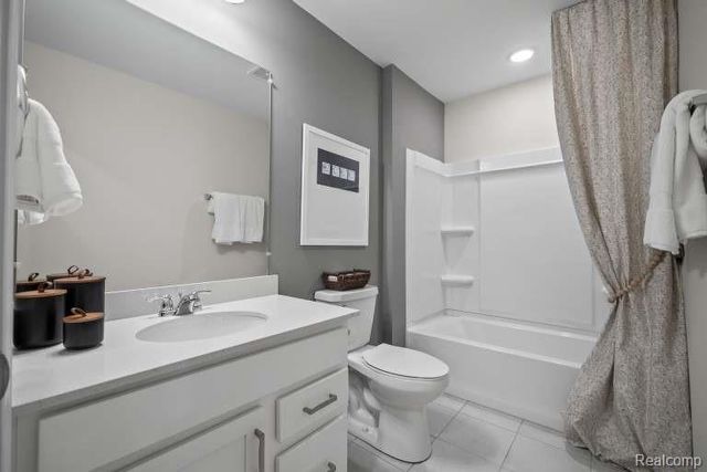 25564 Tolstoy Trail, Novi, MI 48375