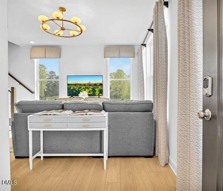 600 Hedrick Rdg Road 114, Cary, NC 27519