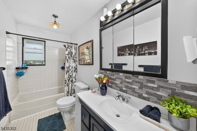 808 Eves Dr 1k, Hillsborough Twp., NJ 08844