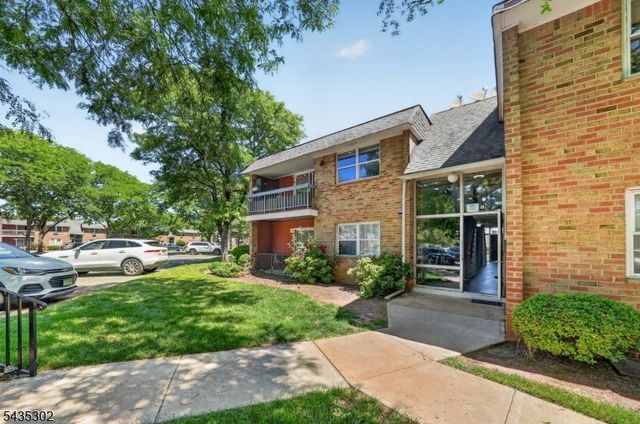 808 Eves Dr 1k, Hillsborough Twp., NJ 08844