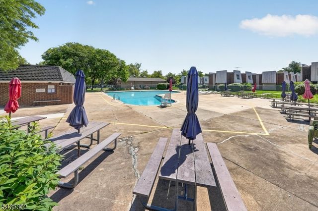 808 Eves Dr 1k, Hillsborough Twp., NJ 08844