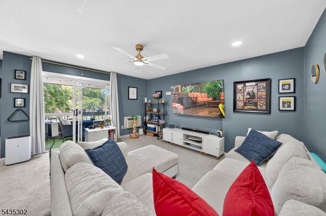 808 Eves Dr 1k, Hillsborough Twp., NJ 08844
