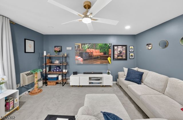 808 Eves Dr 1k, Hillsborough Twp., NJ 08844