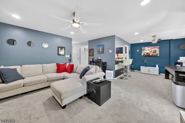 808 Eves Dr 1k, Hillsborough Twp., NJ 08844